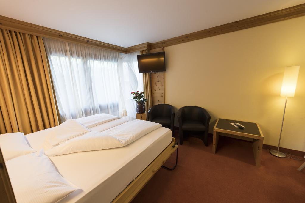 Hotel Palue ปอนเตรสซีนา ภายนอก รูปภาพ