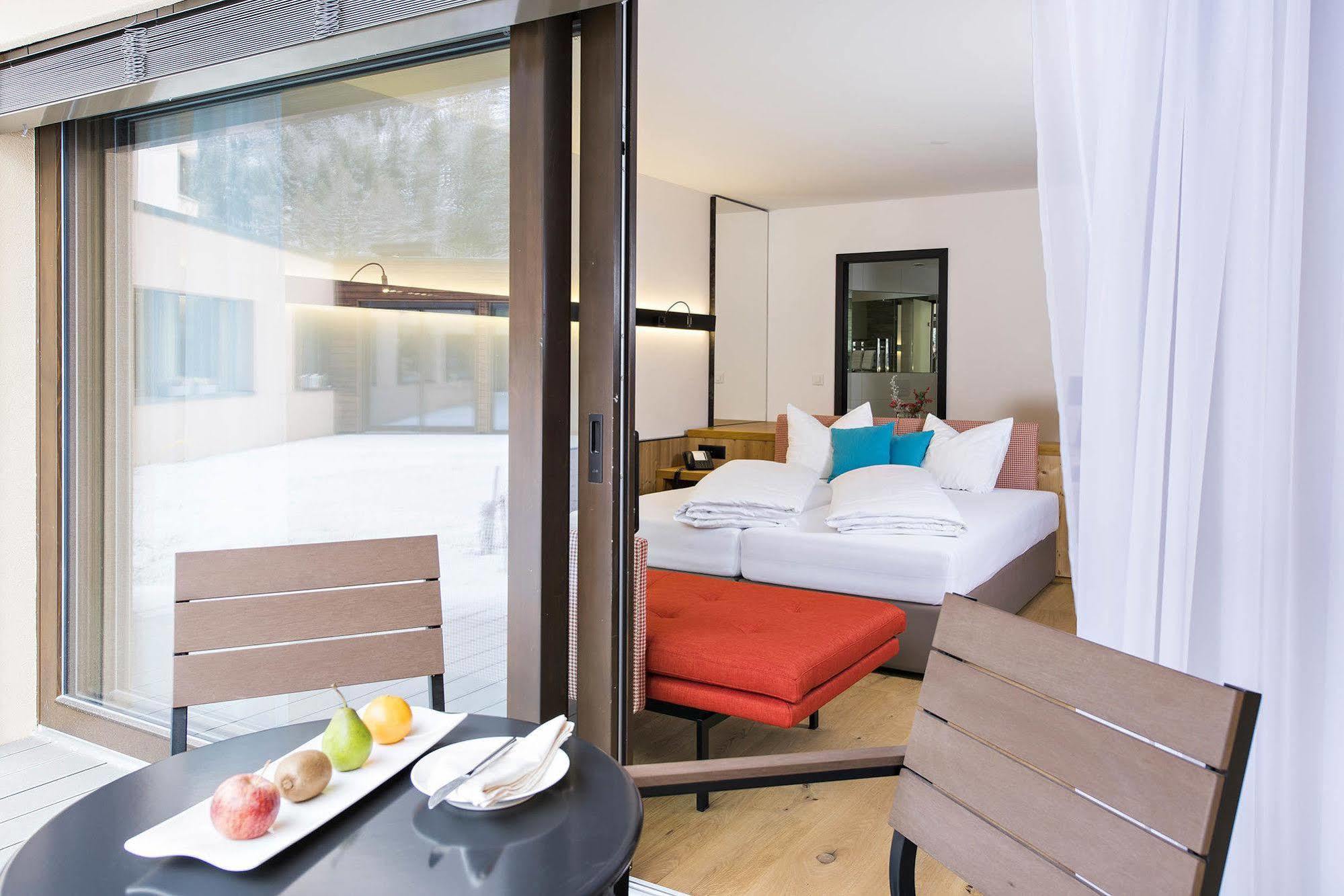 Hotel Palue ปอนเตรสซีนา ภายนอก รูปภาพ