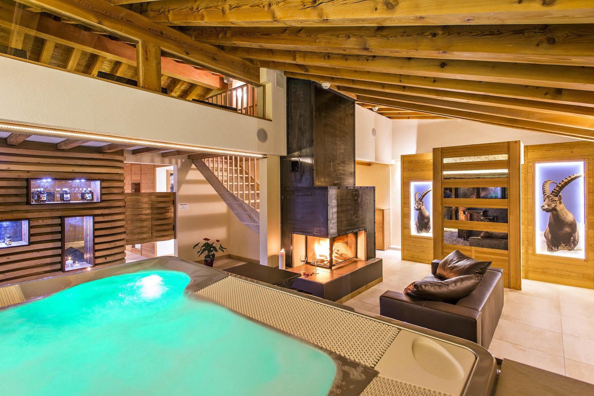 Hotel Palue ปอนเตรสซีนา ภายนอก รูปภาพ